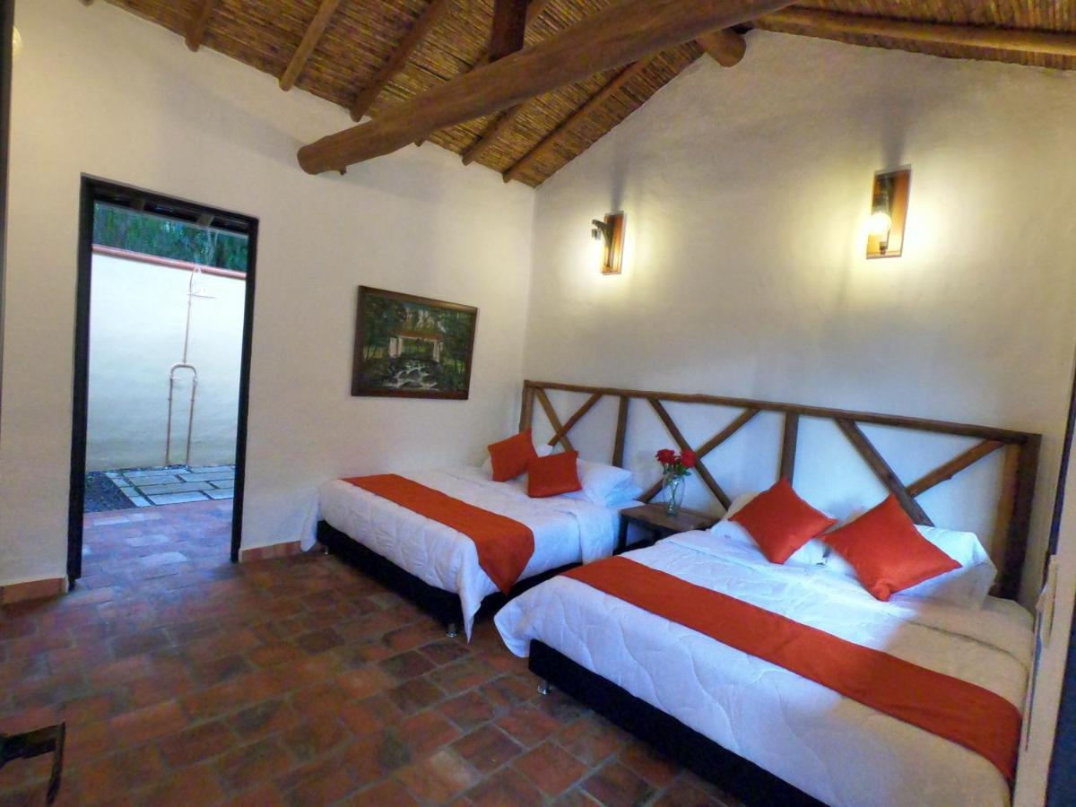 Hotel Casas De Campo El Ciruelo San Gil Exterior photo